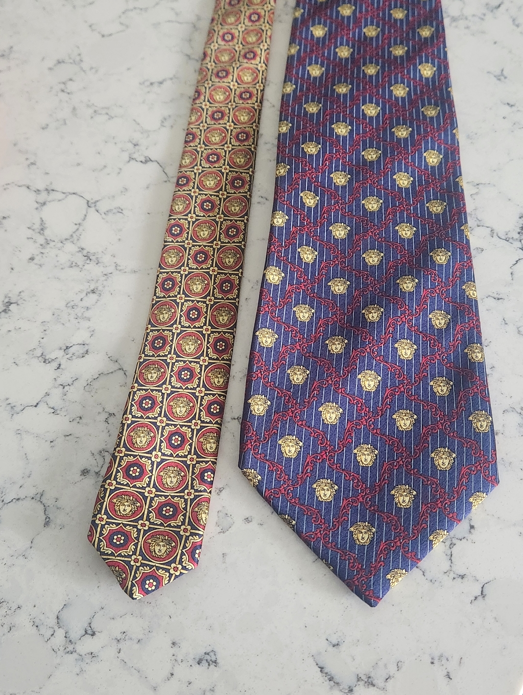 Gianni Versace Silk Tie Medusa Head Baroque Gold Blue Red Italy 57 X 3 1/2" Wide
